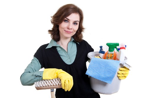 House clearance N6 team sorting reusable household items